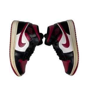 Air Jordan 1 mid noble red, Men size 10